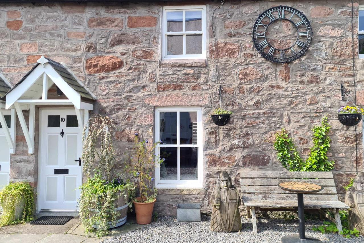Alexander Courtyard Inverness Exterior foto